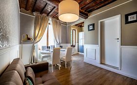 Florentine Experience In Santa Croce